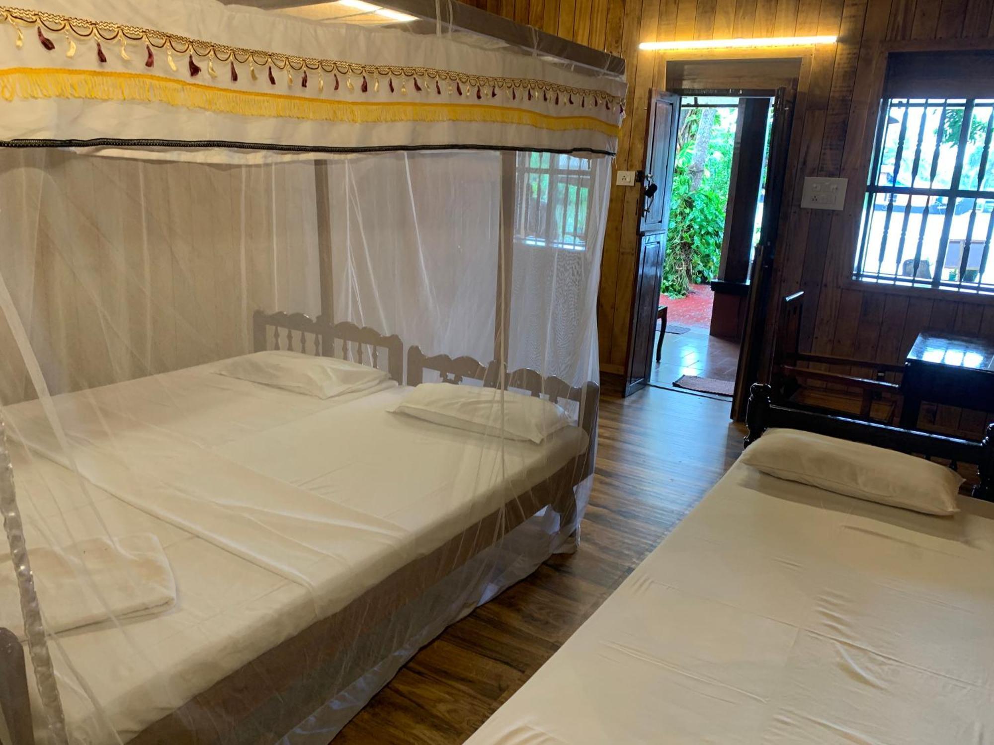 Malayalam Lake Resort Alappuzha Eksteriør billede