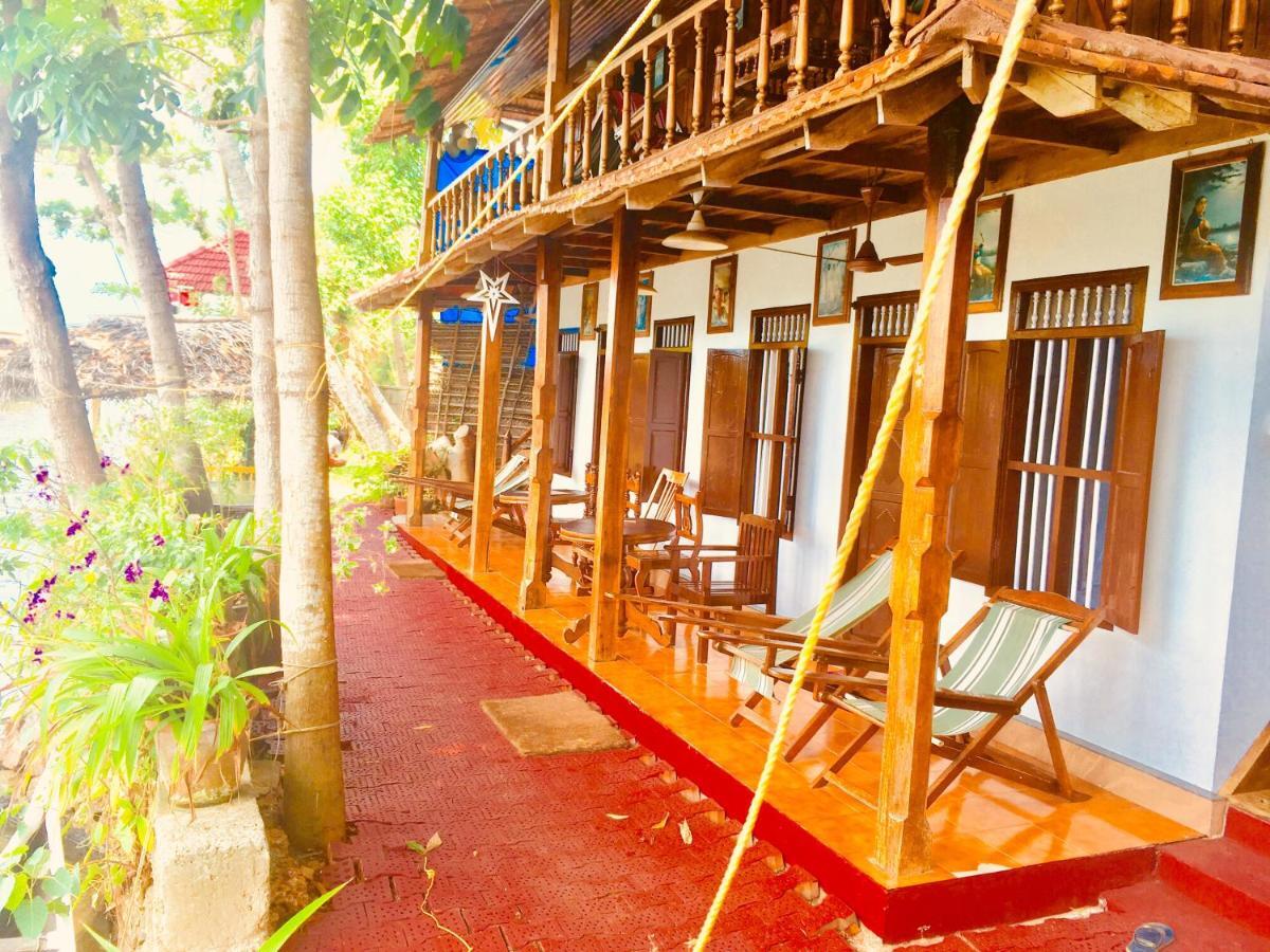 Malayalam Lake Resort Alappuzha Eksteriør billede